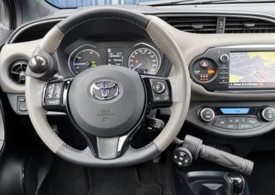 Adaptation de commandes au volant sur Toyota Yaris Hybrid