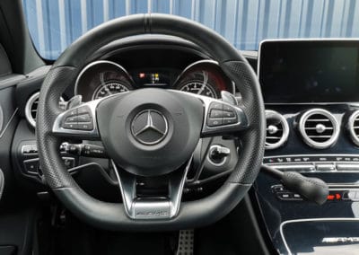 Installation de commandes au volant sur Mercedes Classe C