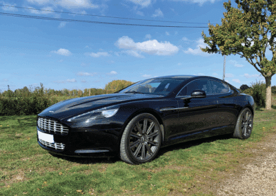 Installation d’une boule au volant amovible sur Aston Martin Rapide