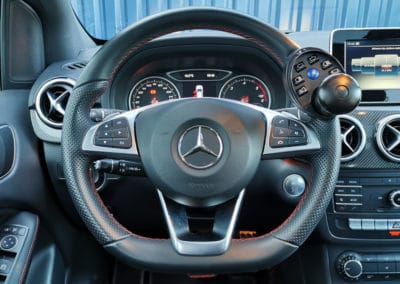 Adaptation de commandes au volant sur Mercedes Classe B