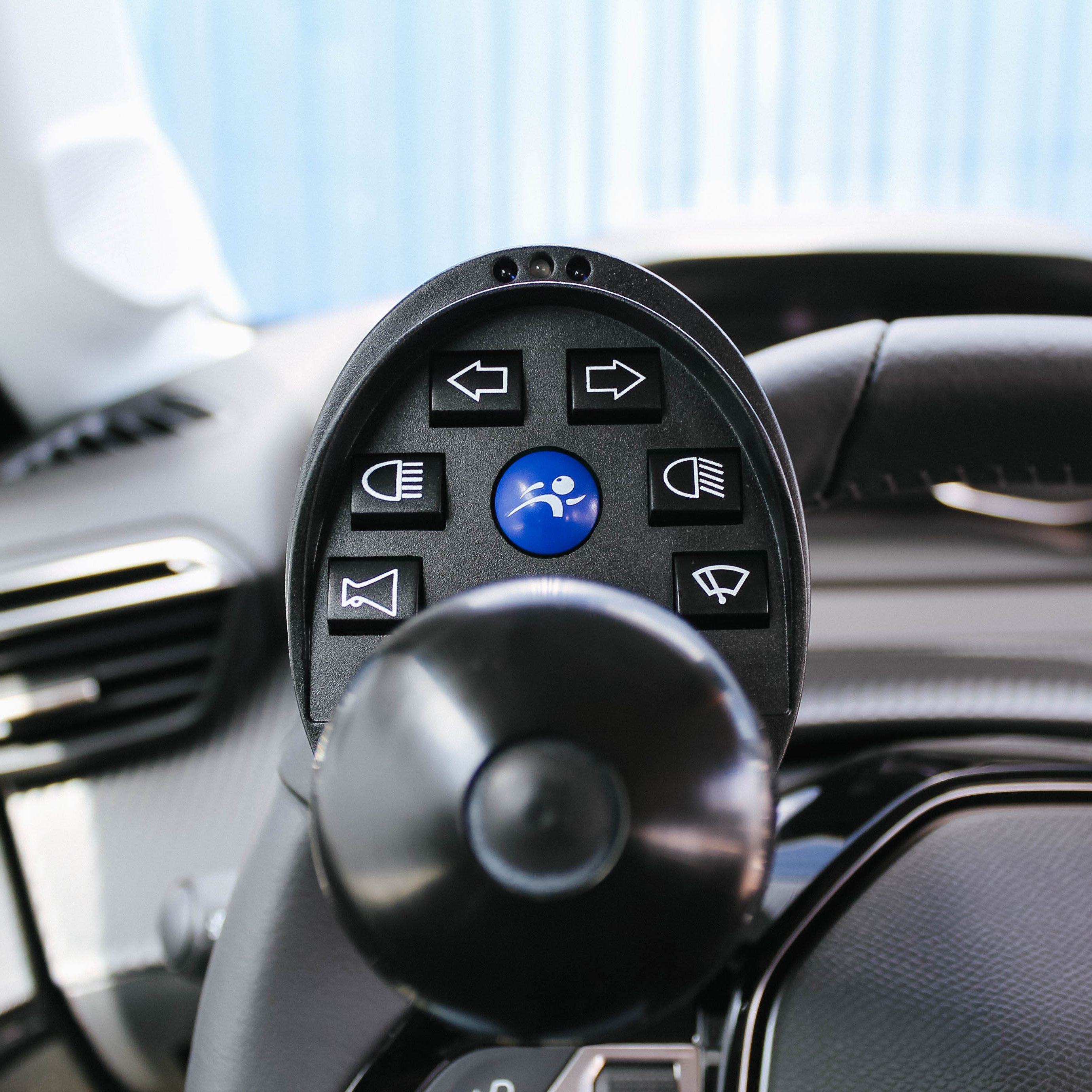 Multifunctional ball on the steering wheel