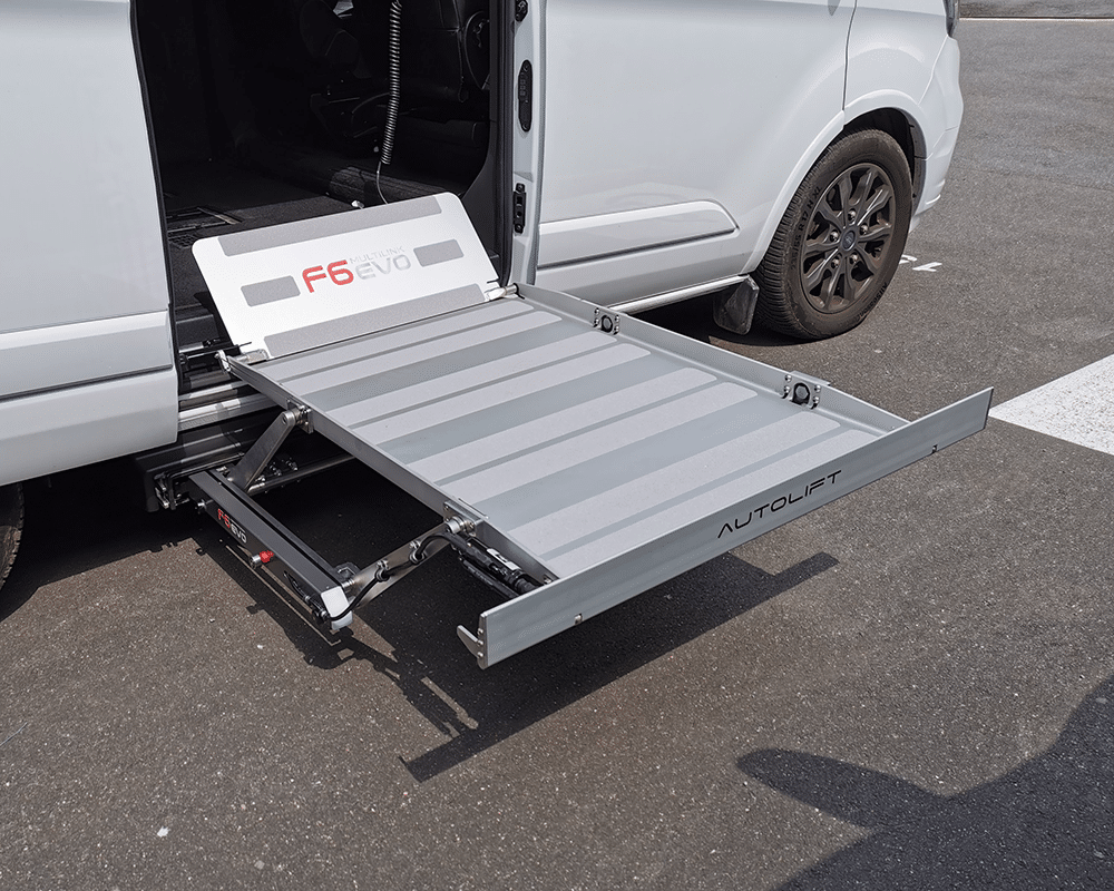 Ford_Transit_Hayon_sous_chassis_fauteuil_roulant