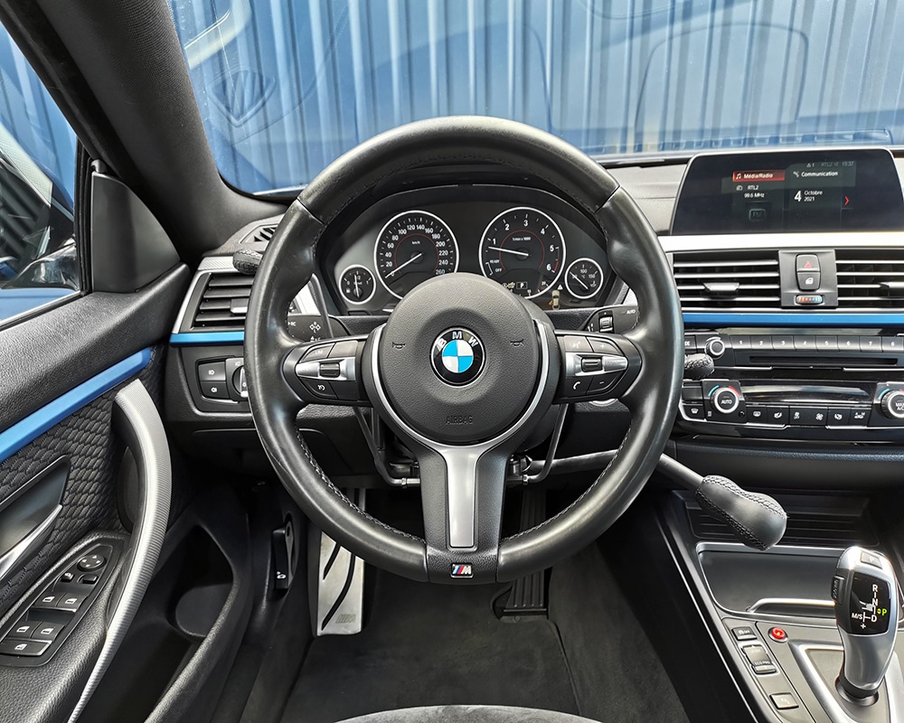 BMW Série 4 commandes au volant