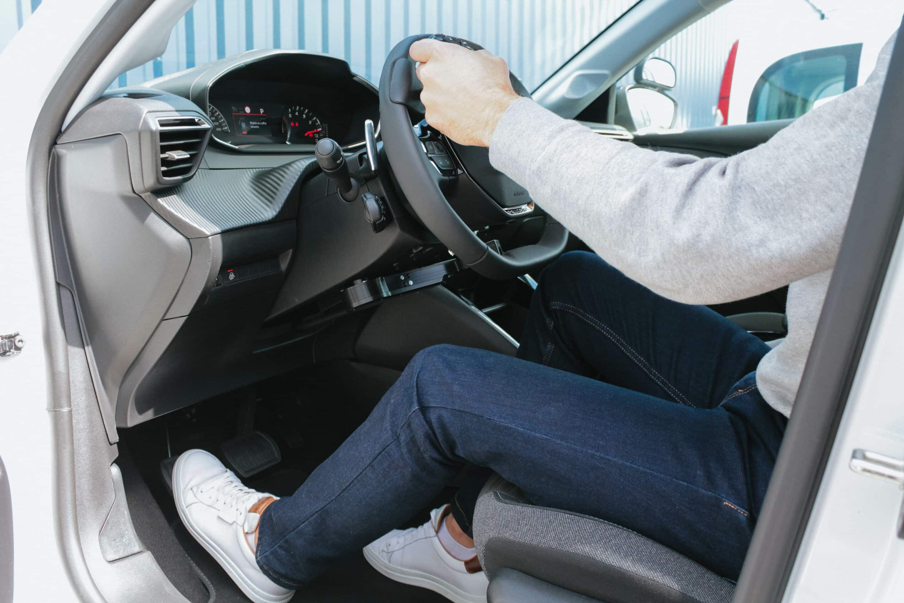 Boule au volant multifonctions pour personne hémiplégique sur St