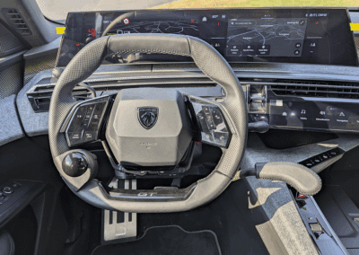 Aménagement accélérateur et frein au volant sur Peugeot 5008 III