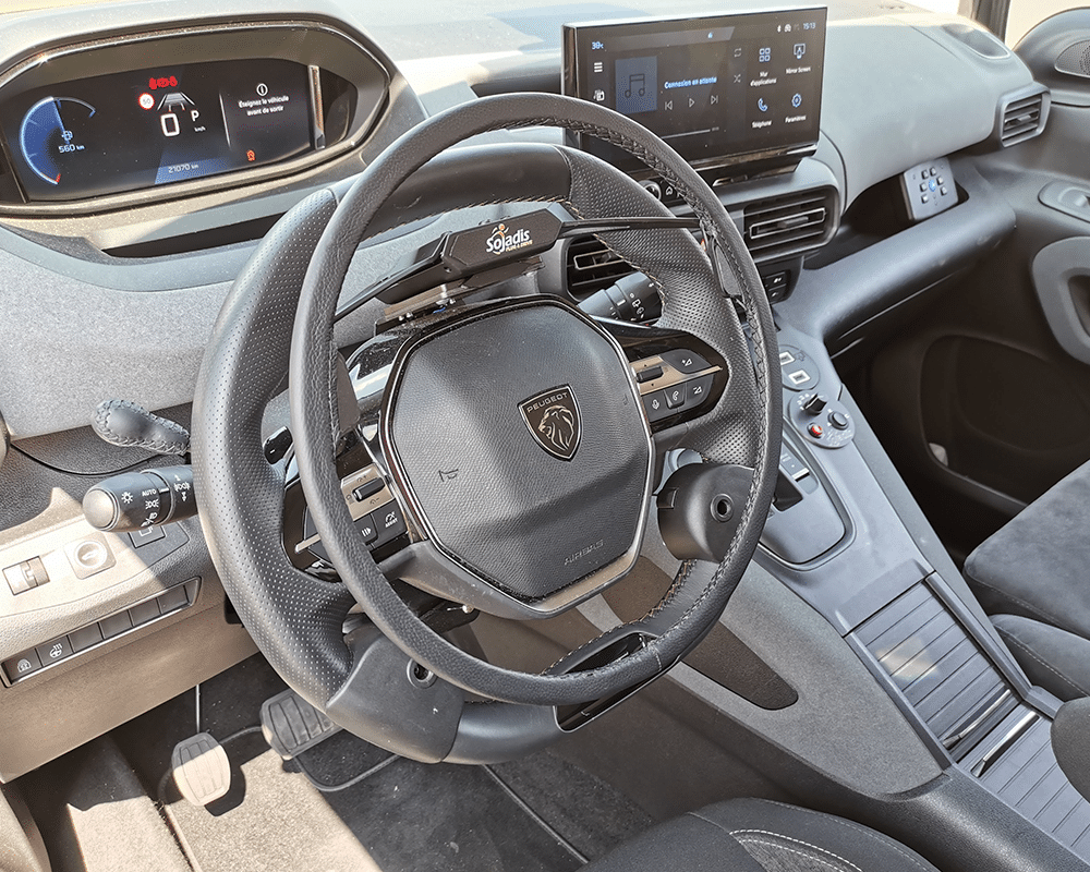 Peugeot_Rifter_cercle_accelerateur_au_volant Vauxhall Astra poignée accélérateur ACCEL INDEX
