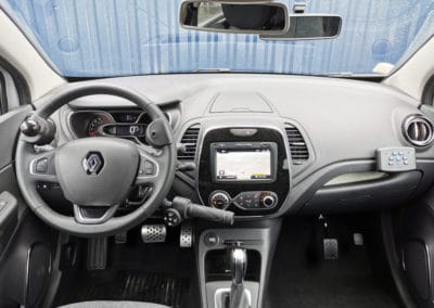 Transformation auto-école handiconduite sur Renault Captur