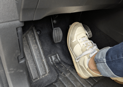 Adaptation accélérateur pied gauche Renault Symbioz