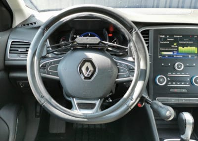 Installation de commandes au volant sur Renault Mégane