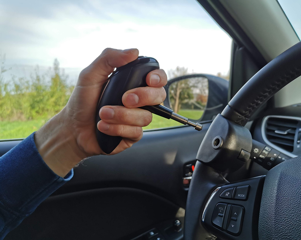 BMW X6 bouton activation accelerateur au pied gauche