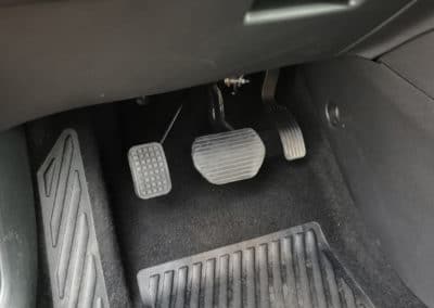 Installation accélérateur pied gauche sur Citroën C3 Aircross